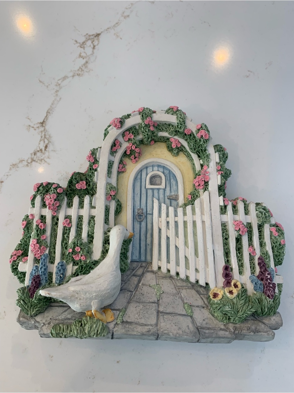 Vintage Goose Decor  Summer Breeze Collection "The Visitor” Picket White Fence.